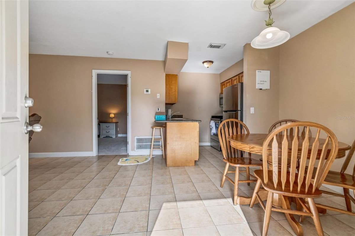 229 RED MAPLE PLACE — photo 5 of 45