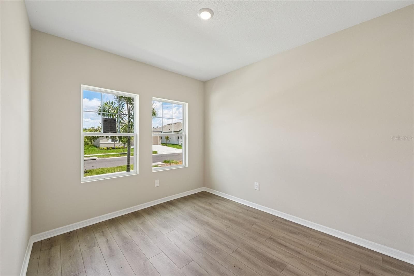 5919 FRESH FLORA DRIVE — photo 5 of 27