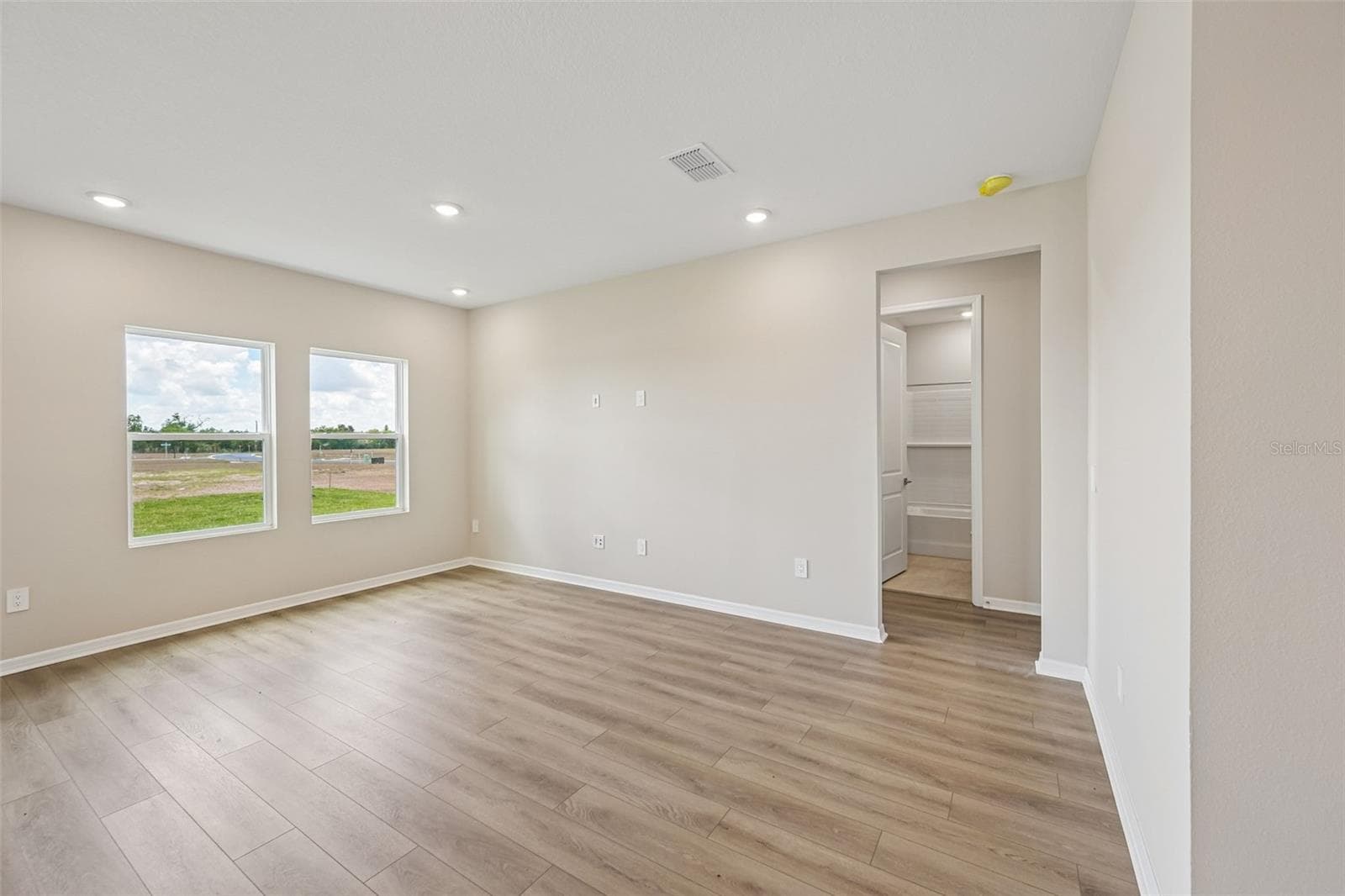 5919 FRESH FLORA DRIVE — photo 10 of 27