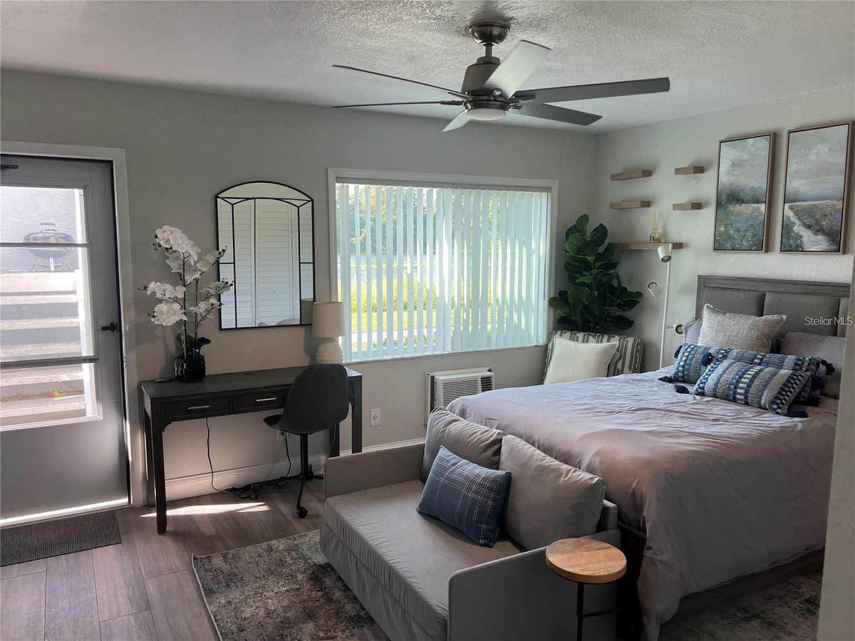 4141 DOLPHIN DRIVE — photo 7 of 27
