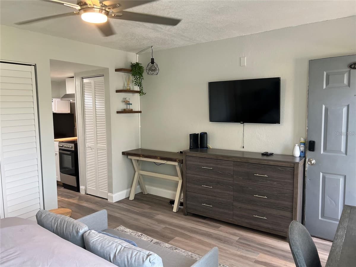 4141 DOLPHIN DRIVE — photo 8 of 27