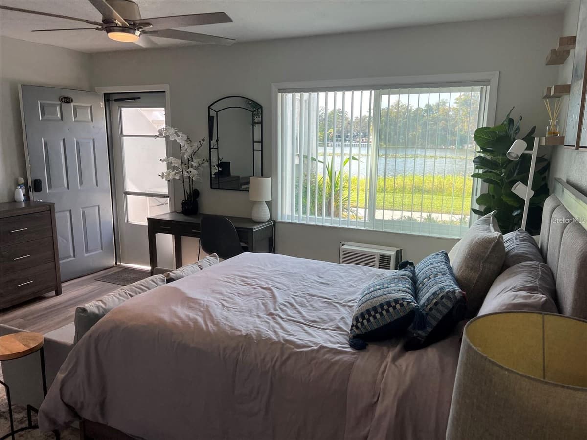 4141 DOLPHIN DRIVE — photo 5 of 27