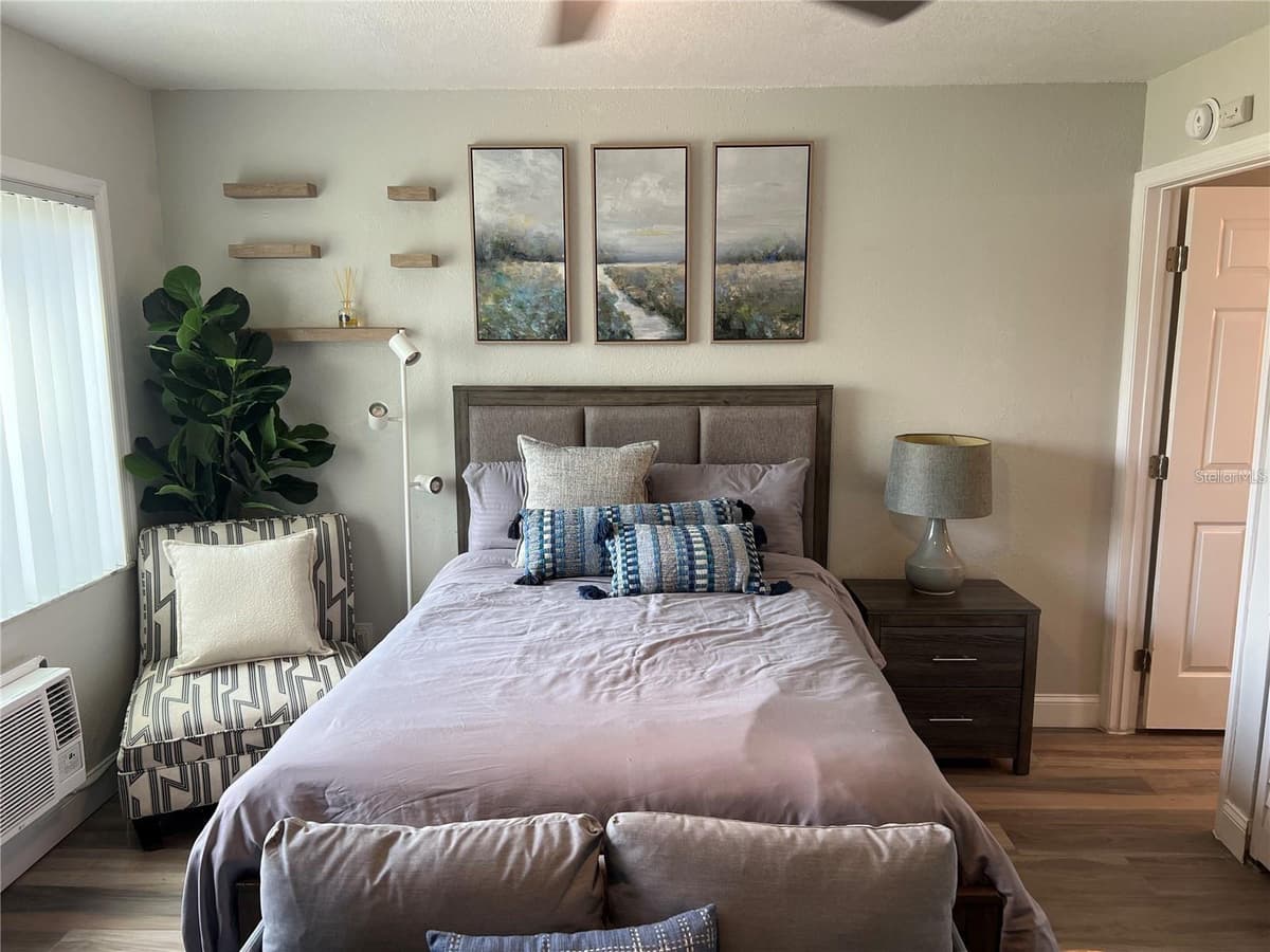 4141 DOLPHIN DRIVE — photo 4 of 27