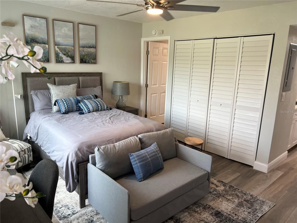 4141 DOLPHIN DRIVE — photo 6 of 27