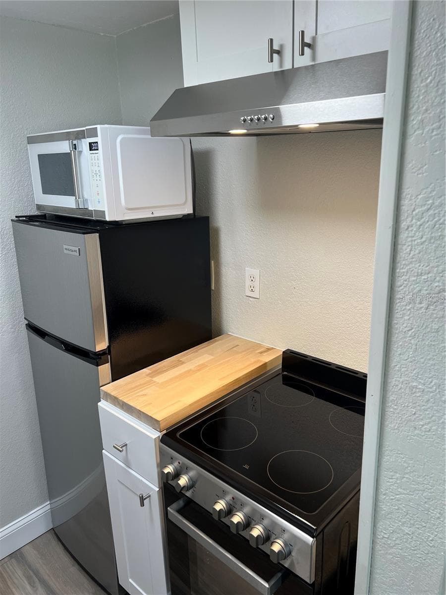 4141 DOLPHIN DRIVE — photo 13 of 27