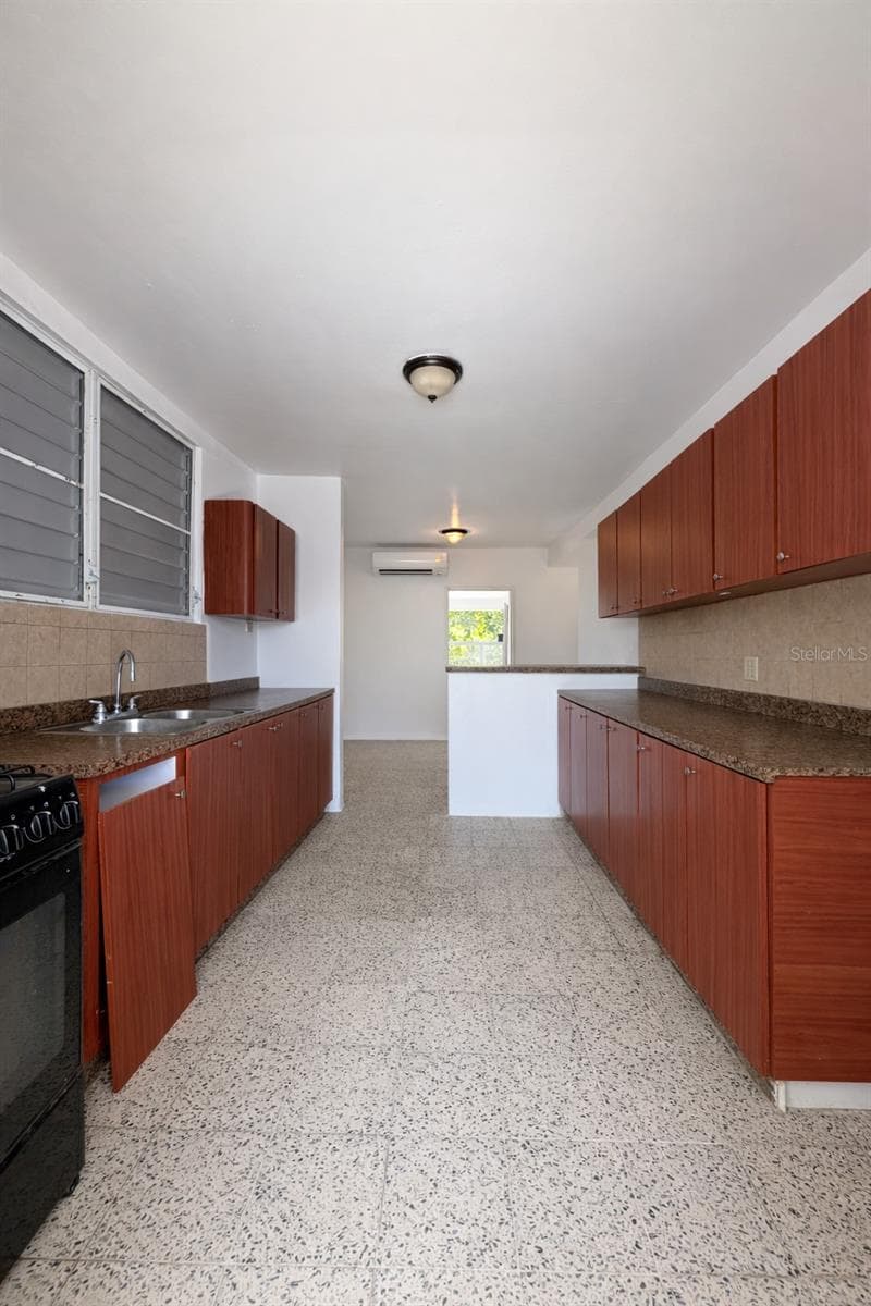PR 7758 BO. GUARDARRAYA — photo 10 of 38