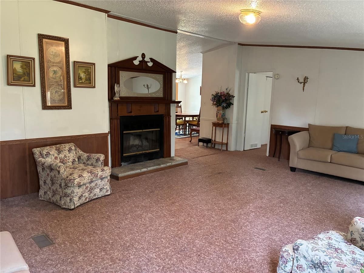 109 GREENWOOD ROAD — photo 5 of 14
