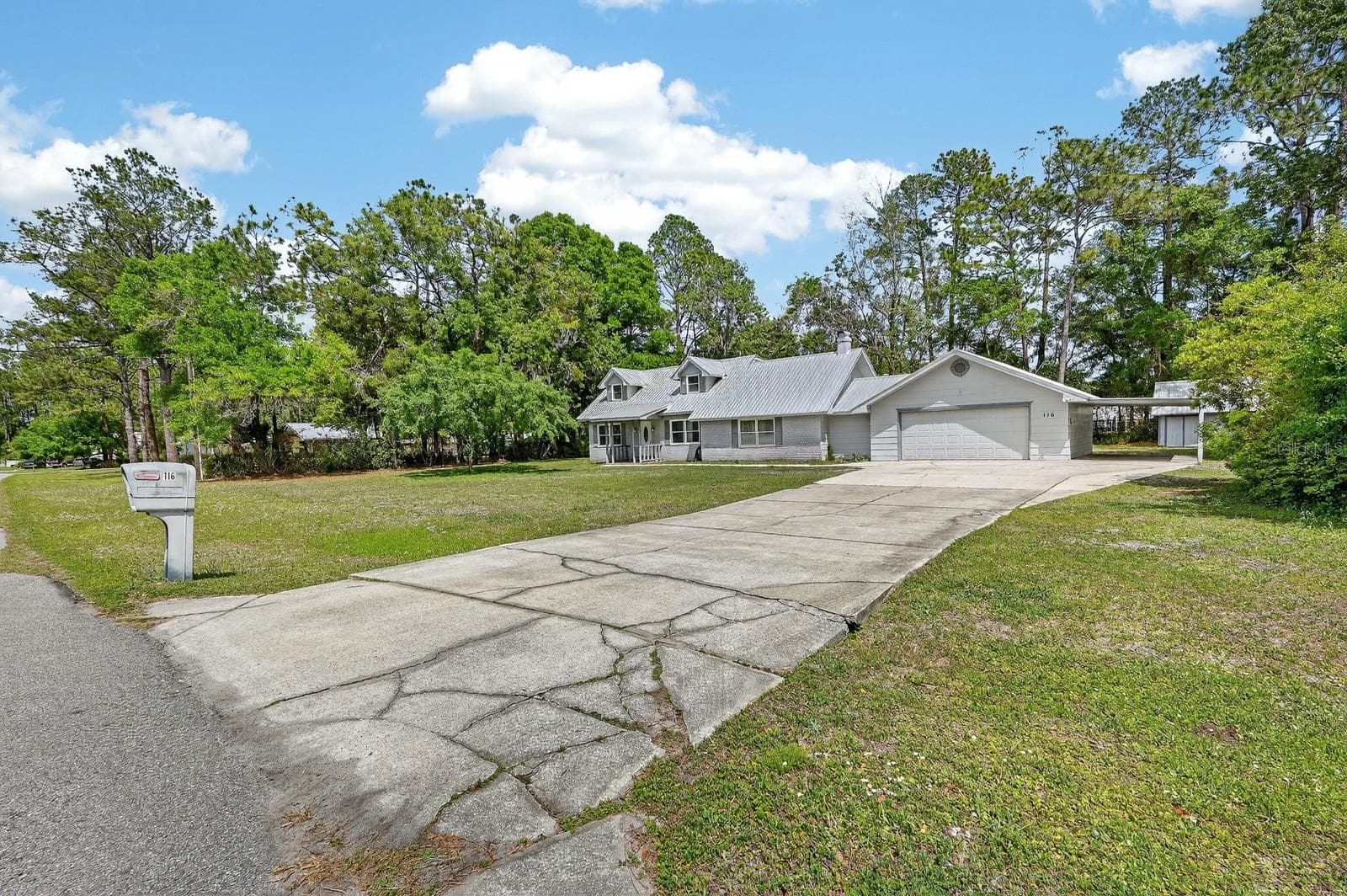 116 ROUND LAKE CIRCLE — photo 6 of 55