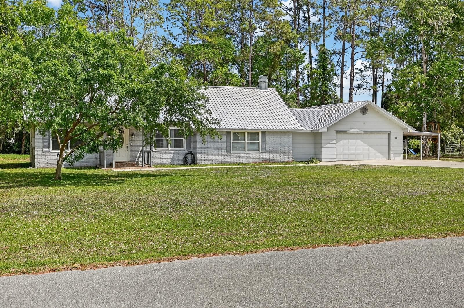 116 ROUND LAKE CIRCLE — photo 2 of 55