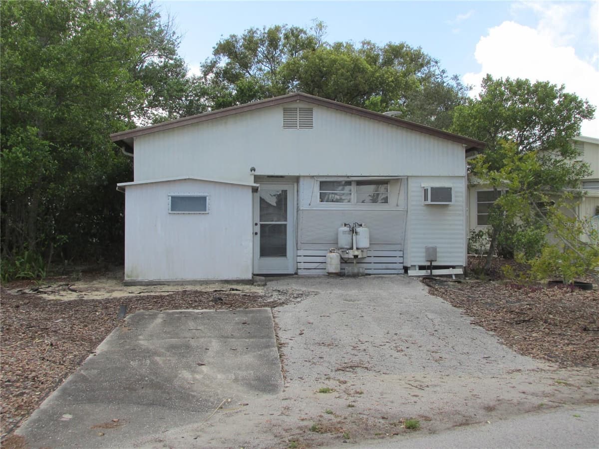 13 SADDLEBAG TRAIL — photo 1 of 27