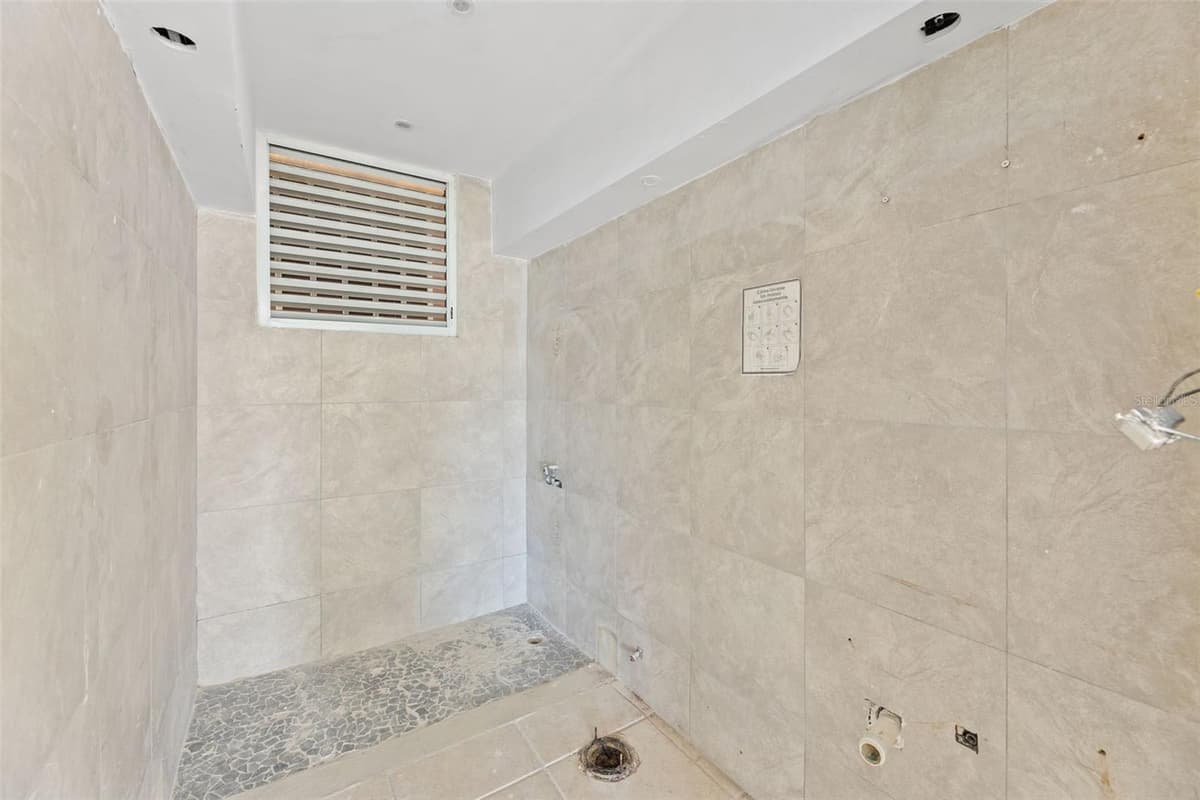 3RD STREET HERNAOS DAVILA — photo 15 of 34