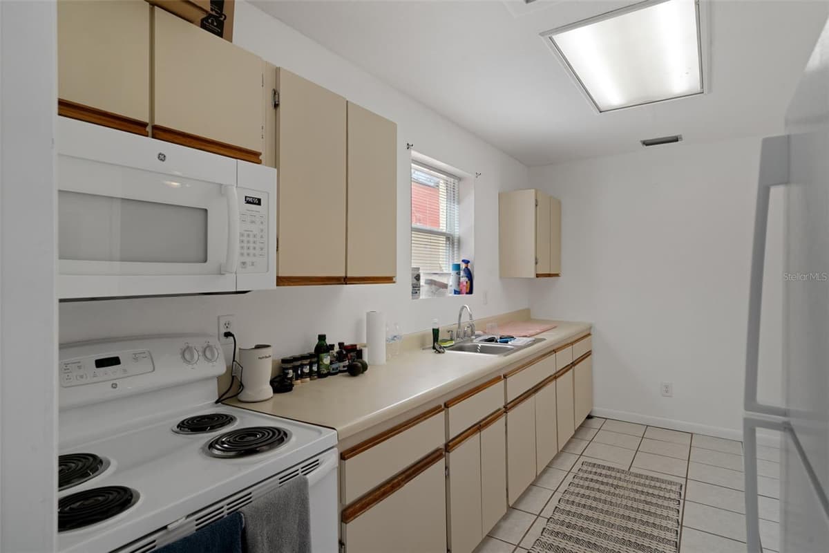 5437 29TH AVENUE — photo 8 of 60