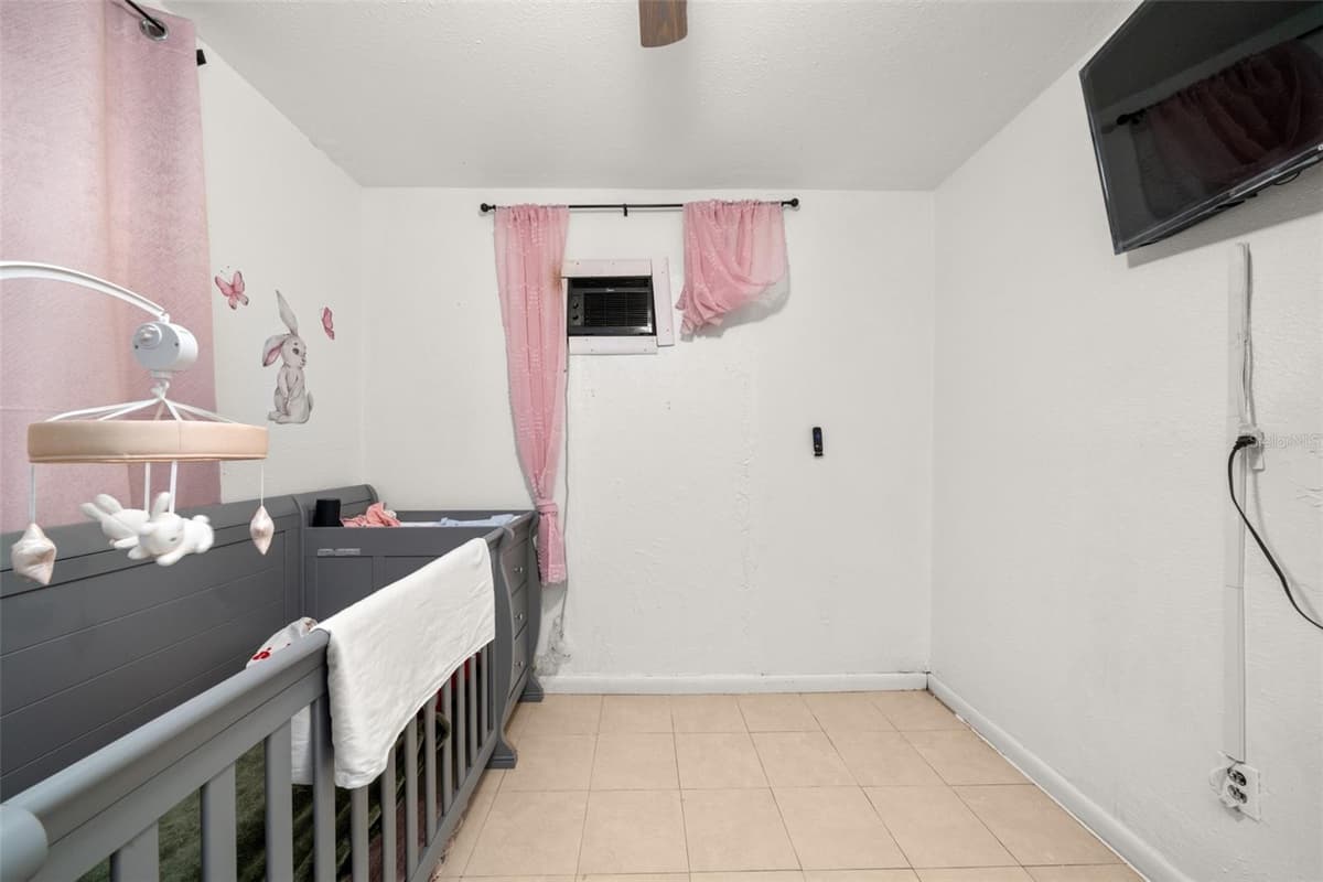 113 ANDERSON STREET — photo 21 of 38