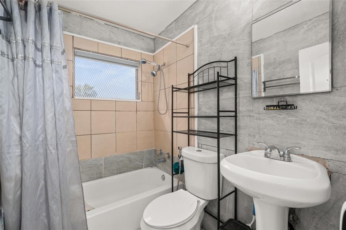 113 ANDERSON STREET — photo 24 of 38