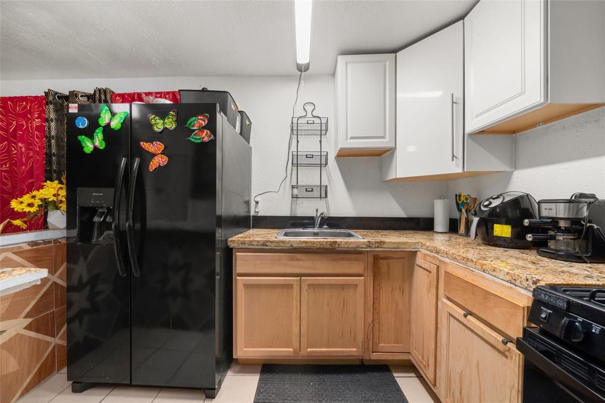 113 ANDERSON STREET — photo 10 of 38