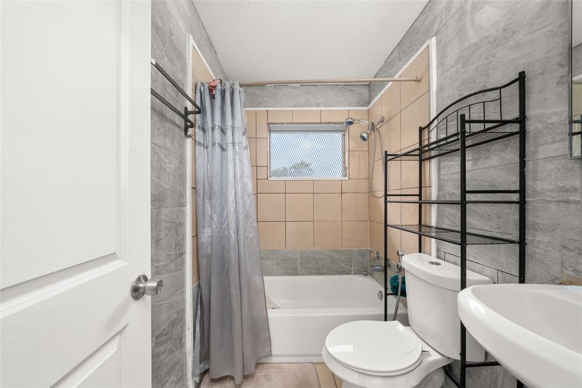113 ANDERSON STREET — photo 25 of 38