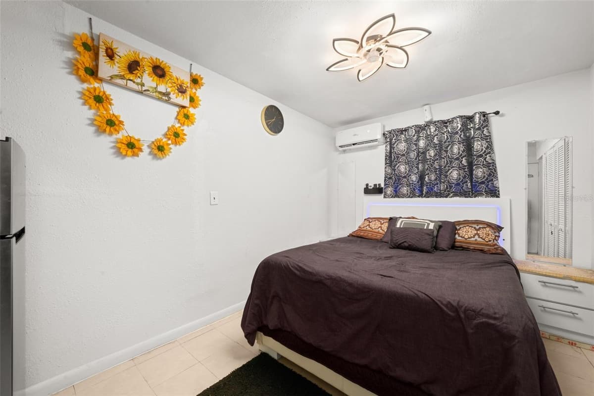 113 ANDERSON STREET — photo 14 of 38