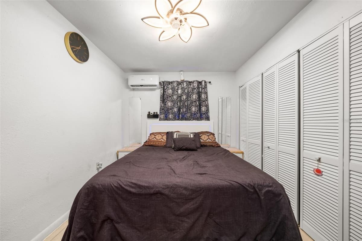113 ANDERSON STREET — photo 15 of 38