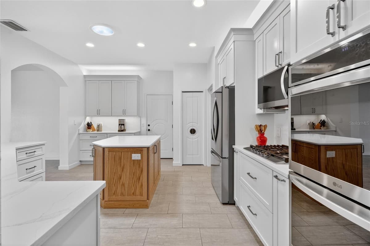 4120 LIMERICK DRIVE — photo 13 of 86