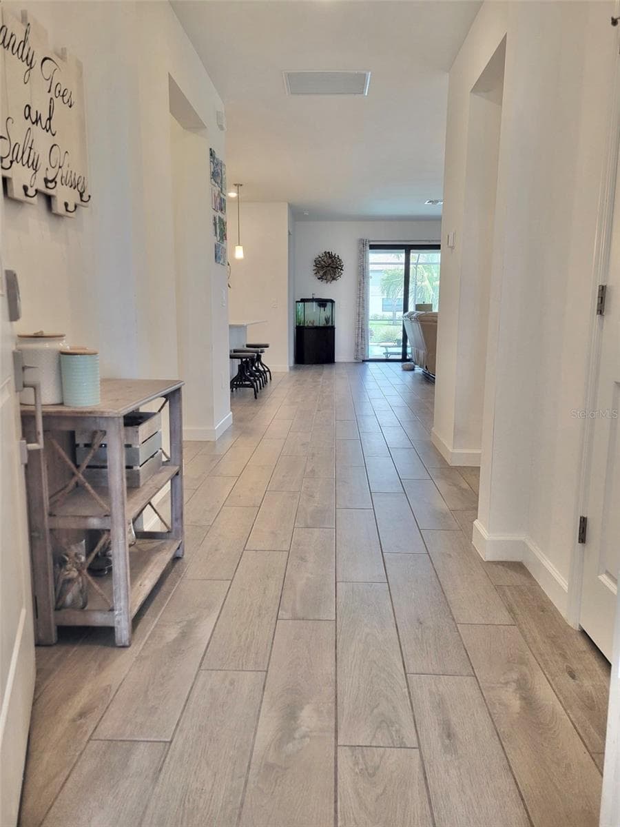 20273 HARTFORD BOULEVARD — photo 9 of 57