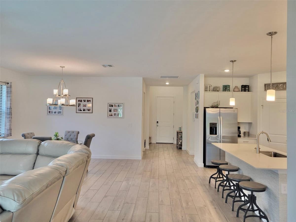 20273 HARTFORD BOULEVARD — photo 14 of 57