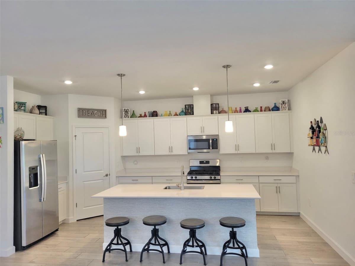20273 HARTFORD BOULEVARD — photo 11 of 57