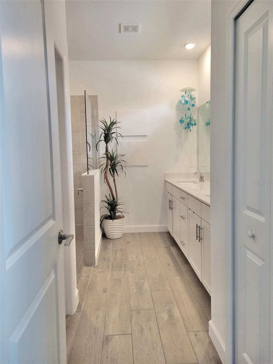 20273 HARTFORD BOULEVARD — photo 19 of 57