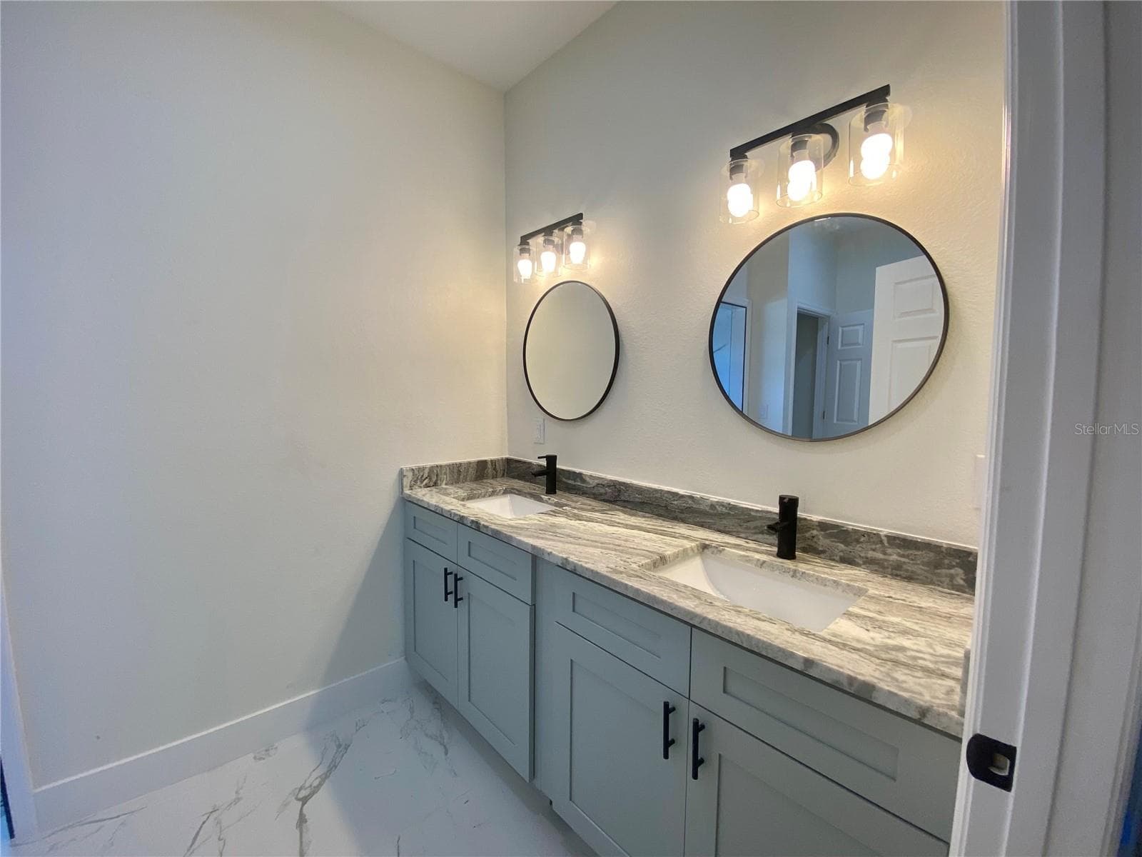4507 FERRARI DRIVE — photo 18 of 35