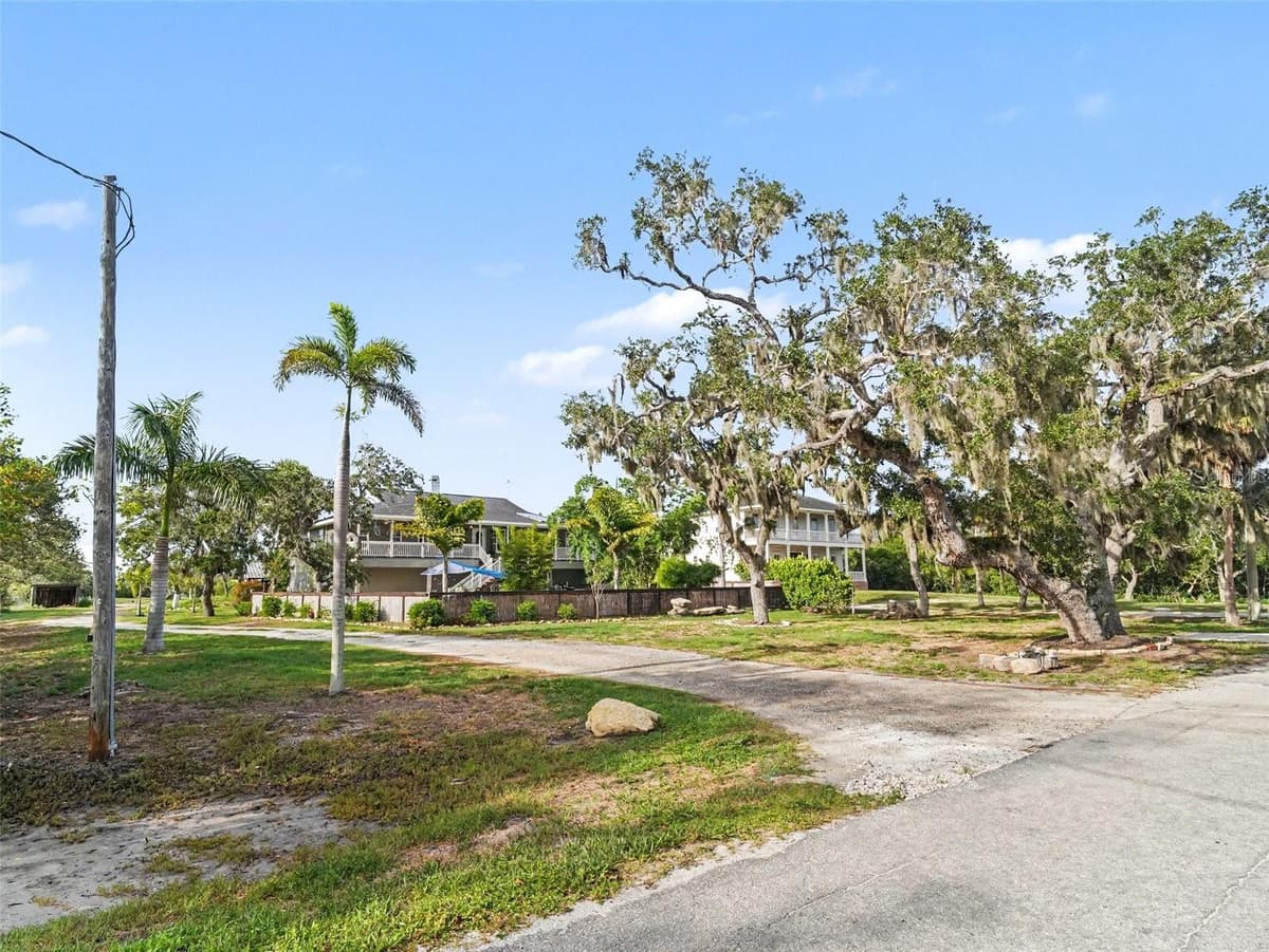 1740 BAYSHORE DRIVE — photo 46 of 65