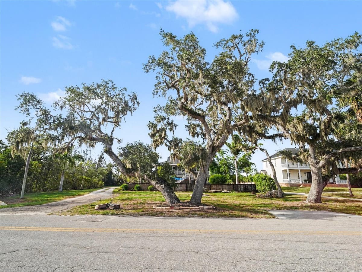 1740 BAYSHORE DRIVE — photo 45 of 65