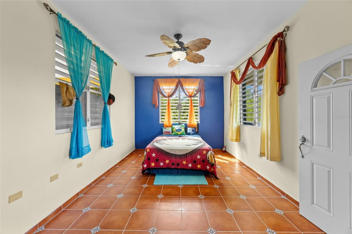 Km 15 H 7 PR 115 VILLA LA JOLLA — photo 34 of 46