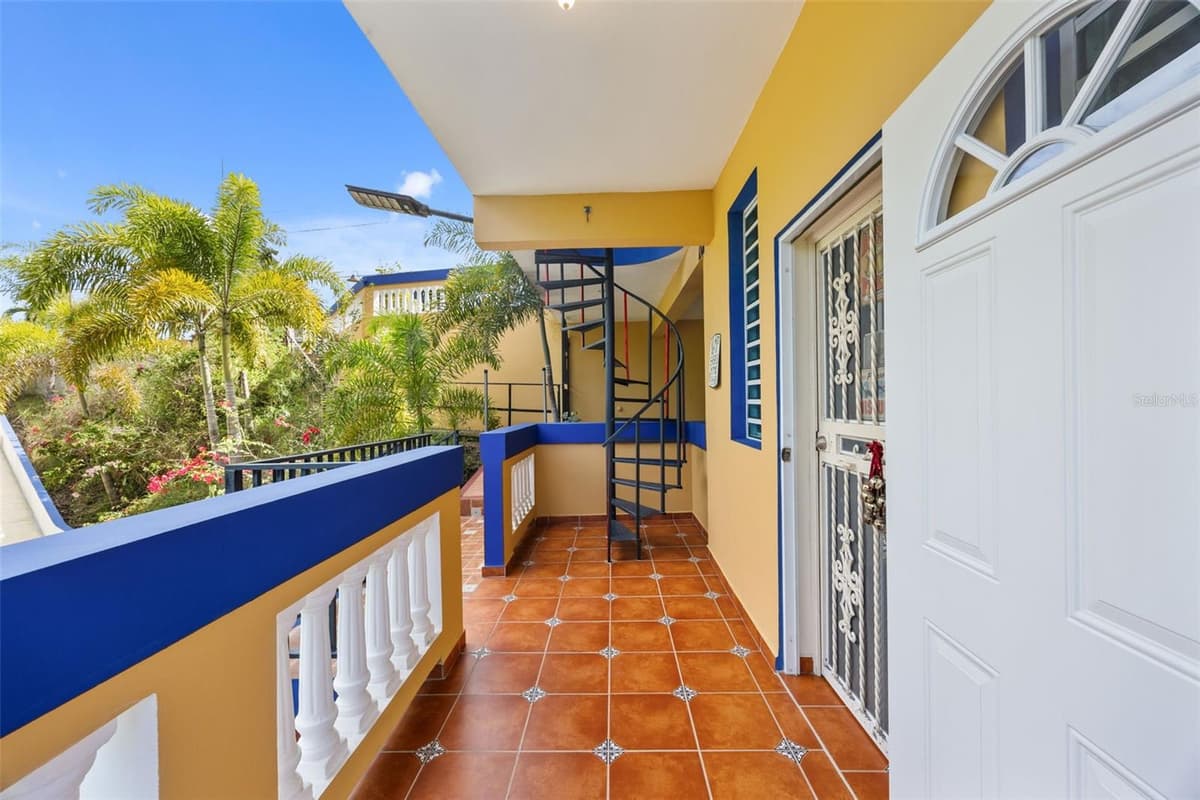 Km 15 H 7 PR 115 VILLA LA JOLLA — photo 17 of 46