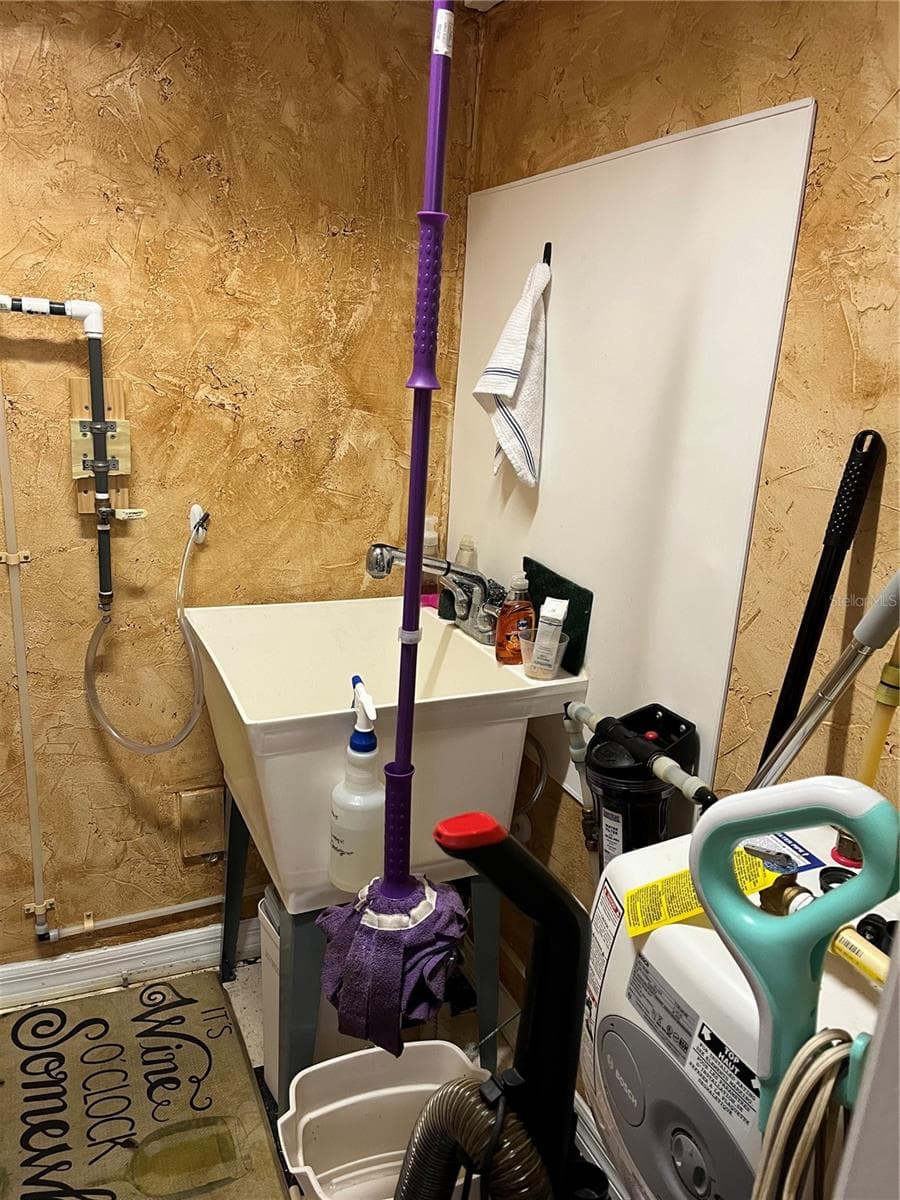 13185 SPRING HILL DRIVE — photo 3 of 16