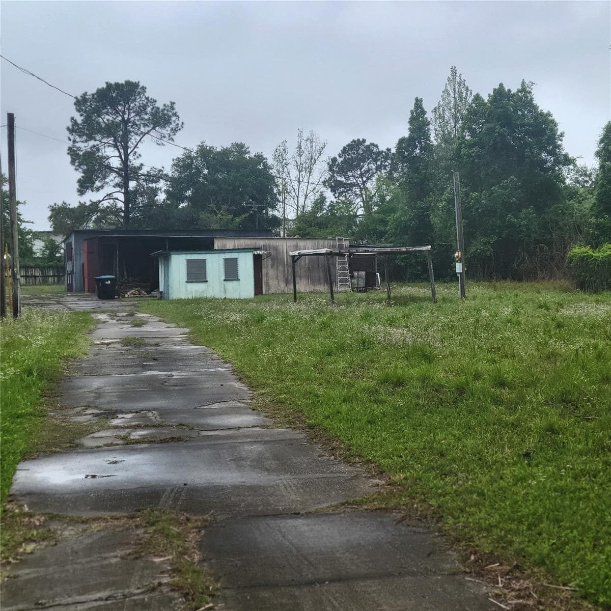 2122 APOPKA BOULEVARD — photo 1 of 4