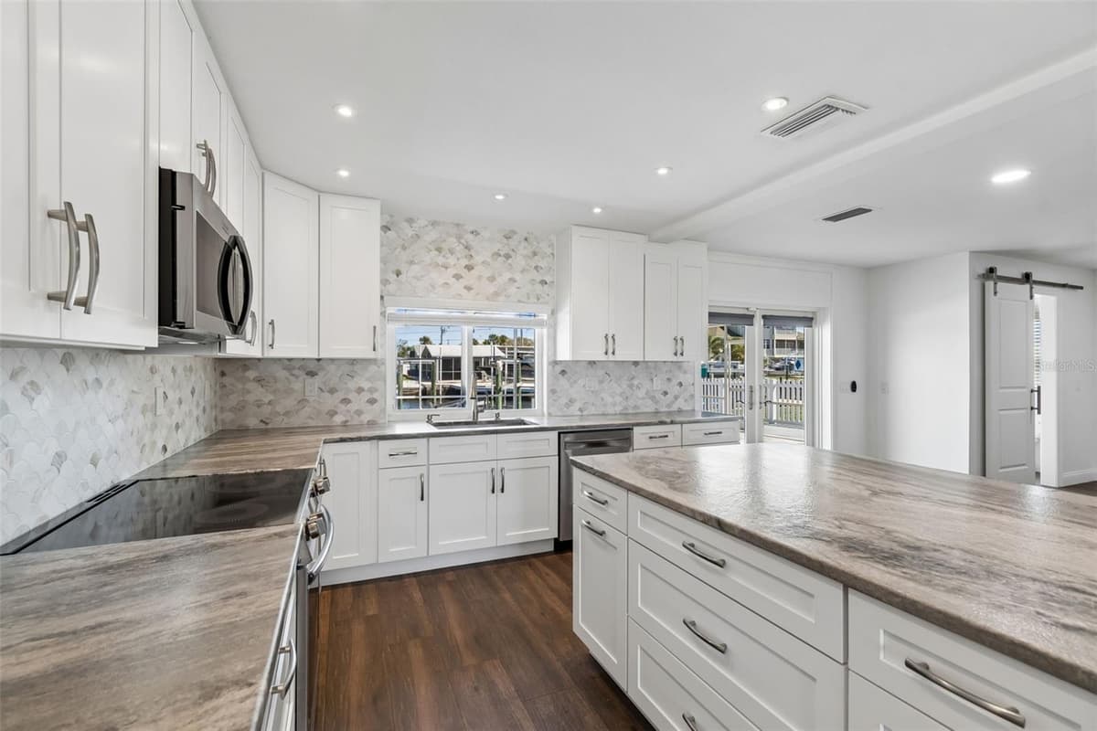 8034 BRIGHTON DRIVE — photo 32 of 100
