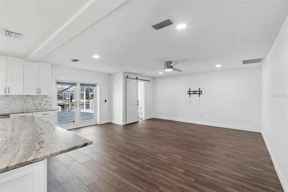 8034 BRIGHTON DRIVE — photo 34 of 100