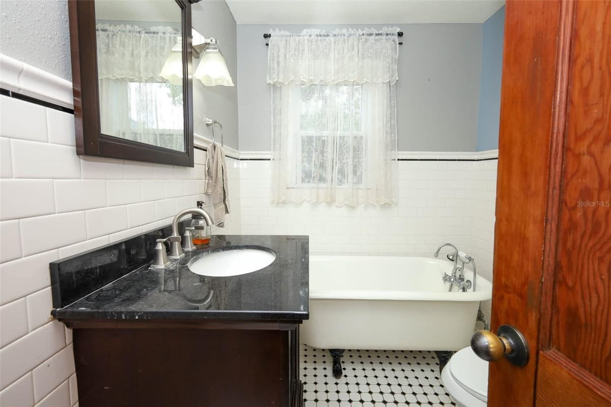 665 LAKE MILLS ROAD — photo 32 of 50