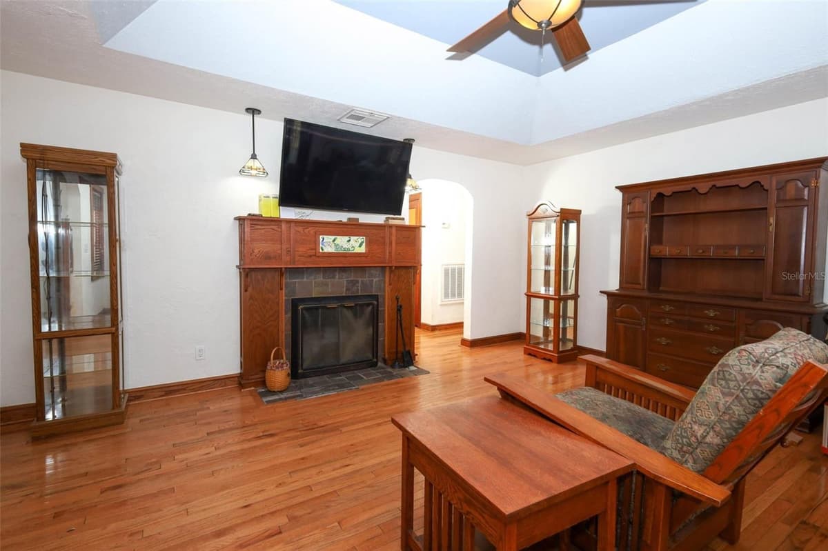 665 LAKE MILLS ROAD — photo 9 of 50