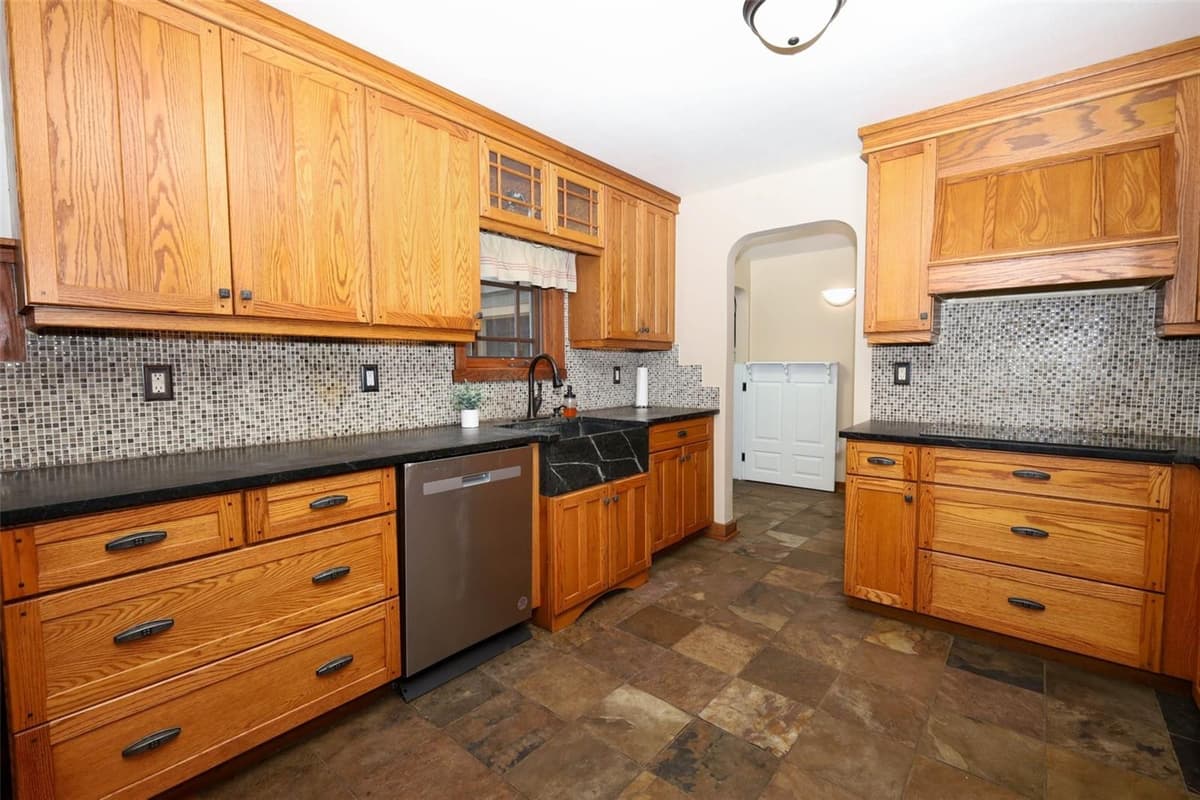 665 LAKE MILLS ROAD — photo 14 of 50