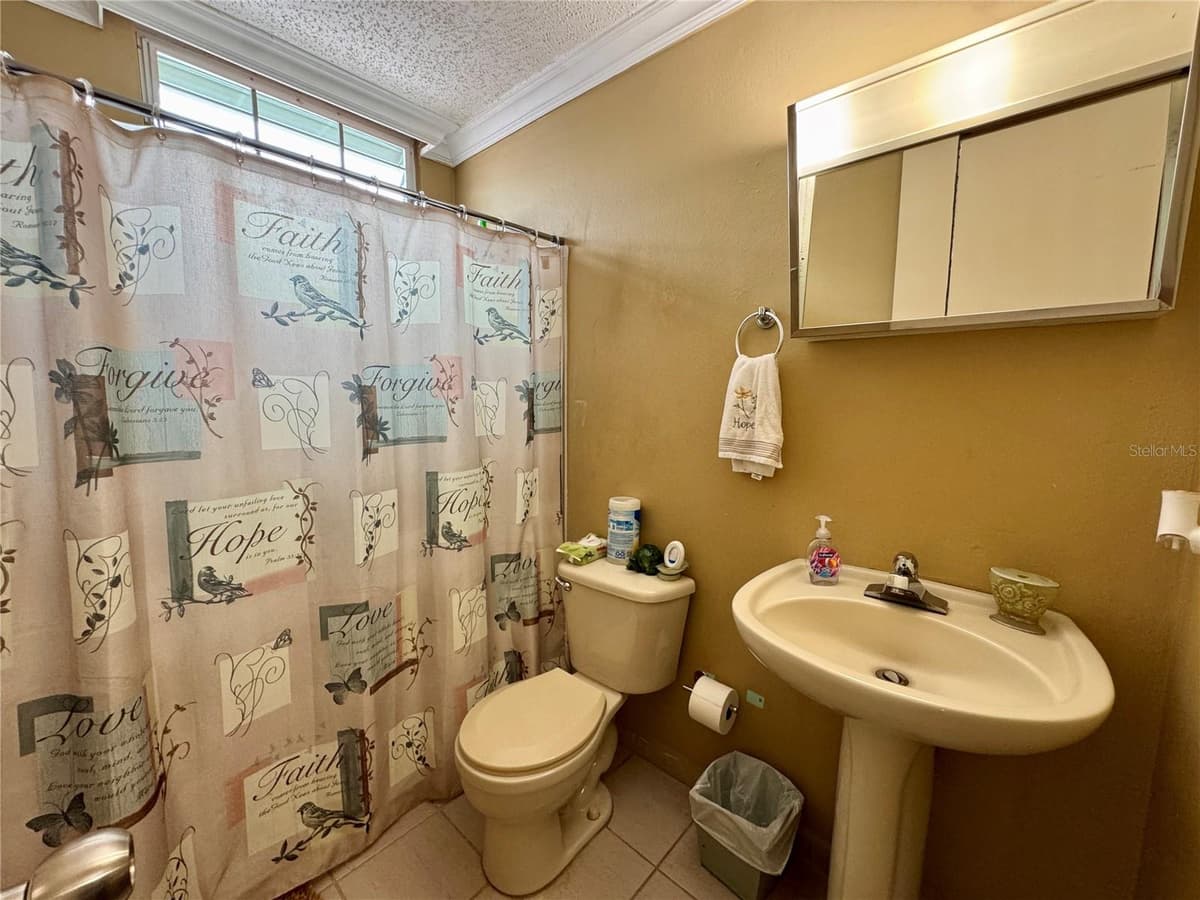 Unknown — photo 15 of 20