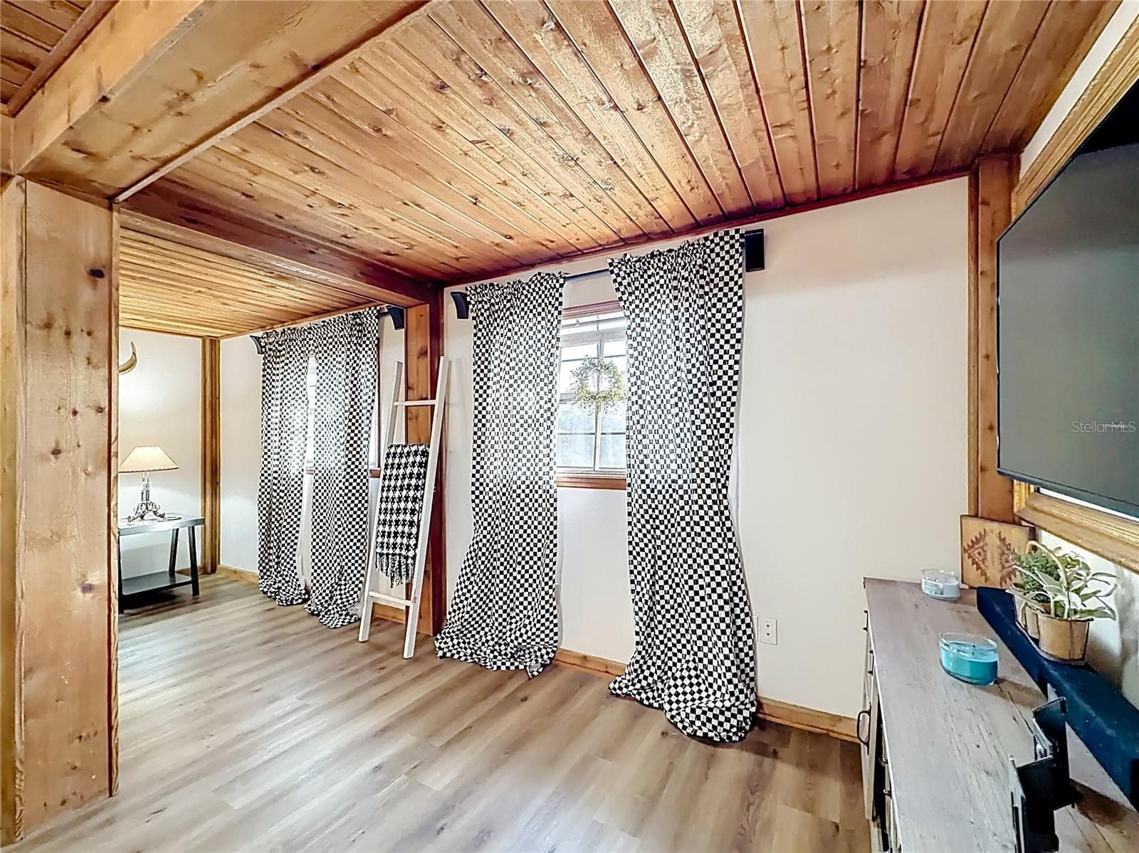 5120 MARGE LANE — photo 9 of 53