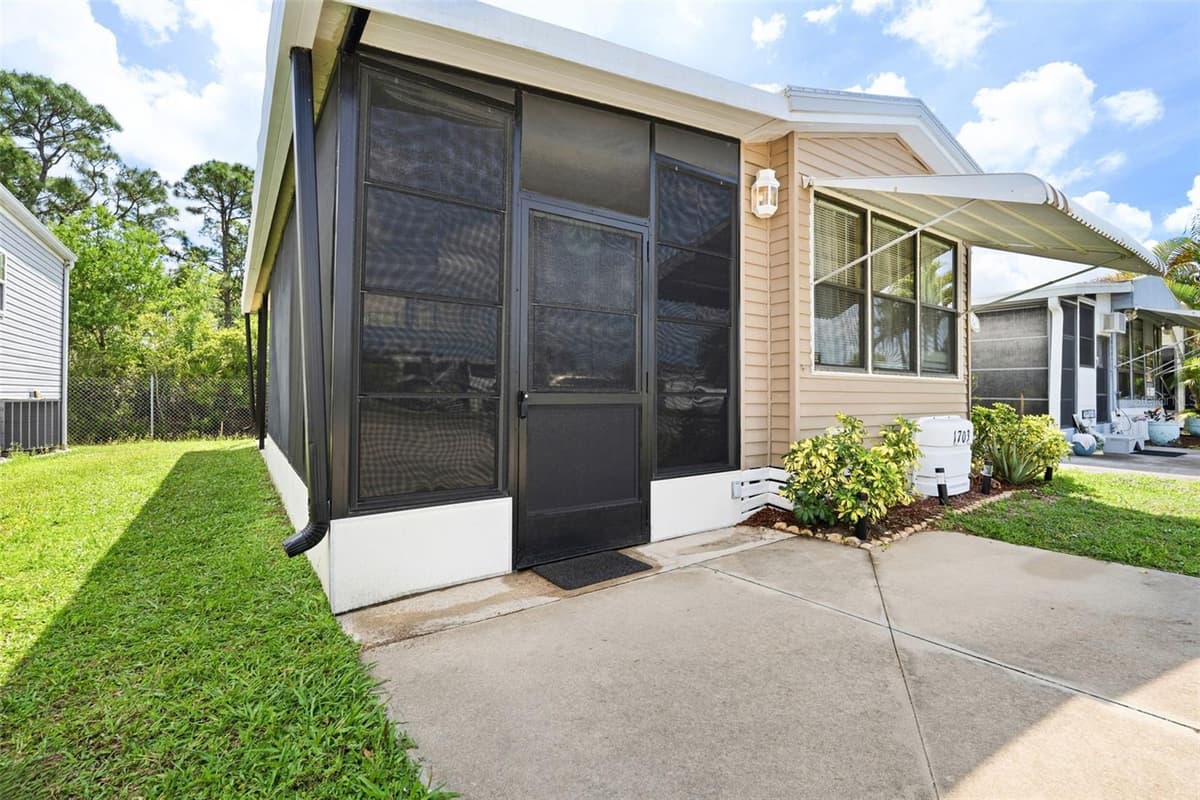 1703 MANATEE LOOP — photo 17 of 21