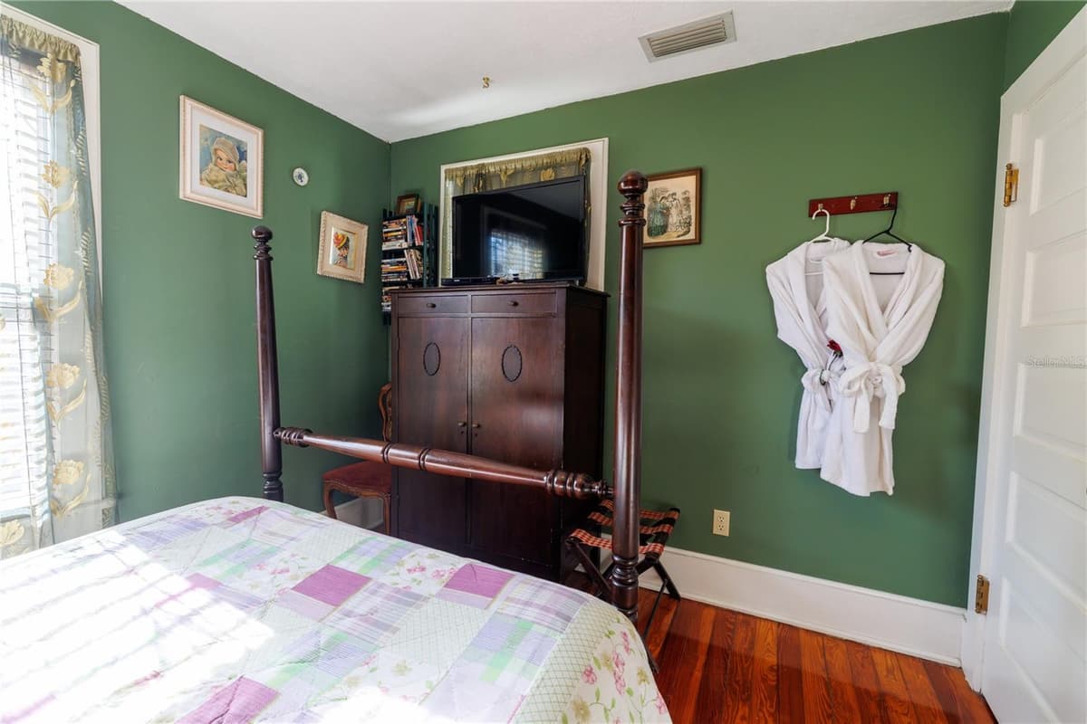 215 FRENCH AVENUE — photo 61 of 100