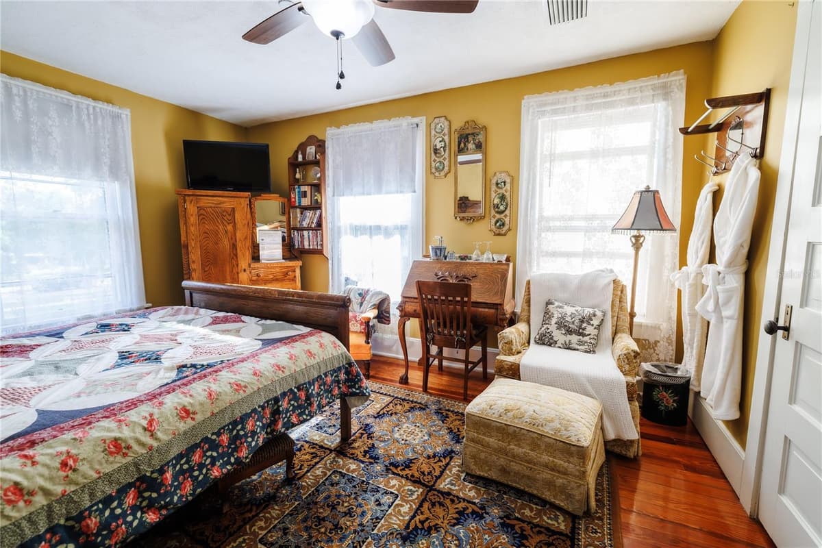215 FRENCH AVENUE — photo 49 of 100