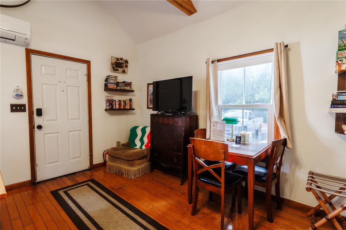 215 FRENCH AVENUE — photo 13 of 100