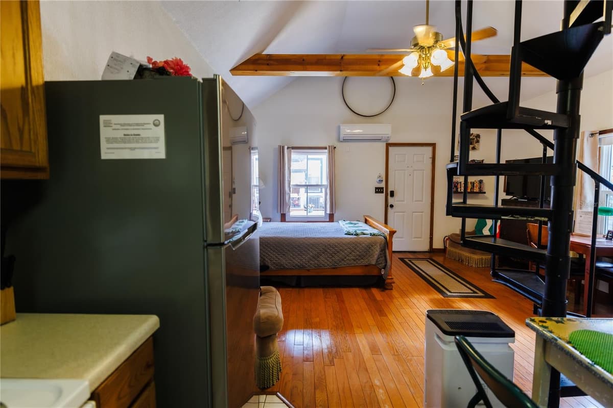 215 FRENCH AVENUE — photo 18 of 100