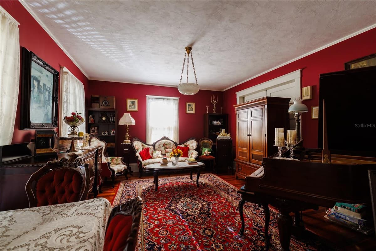 215 FRENCH AVENUE — photo 42 of 100