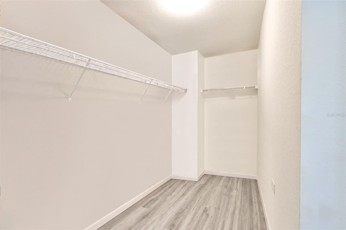 6400 46TH AVENUE — photo 37 of 48