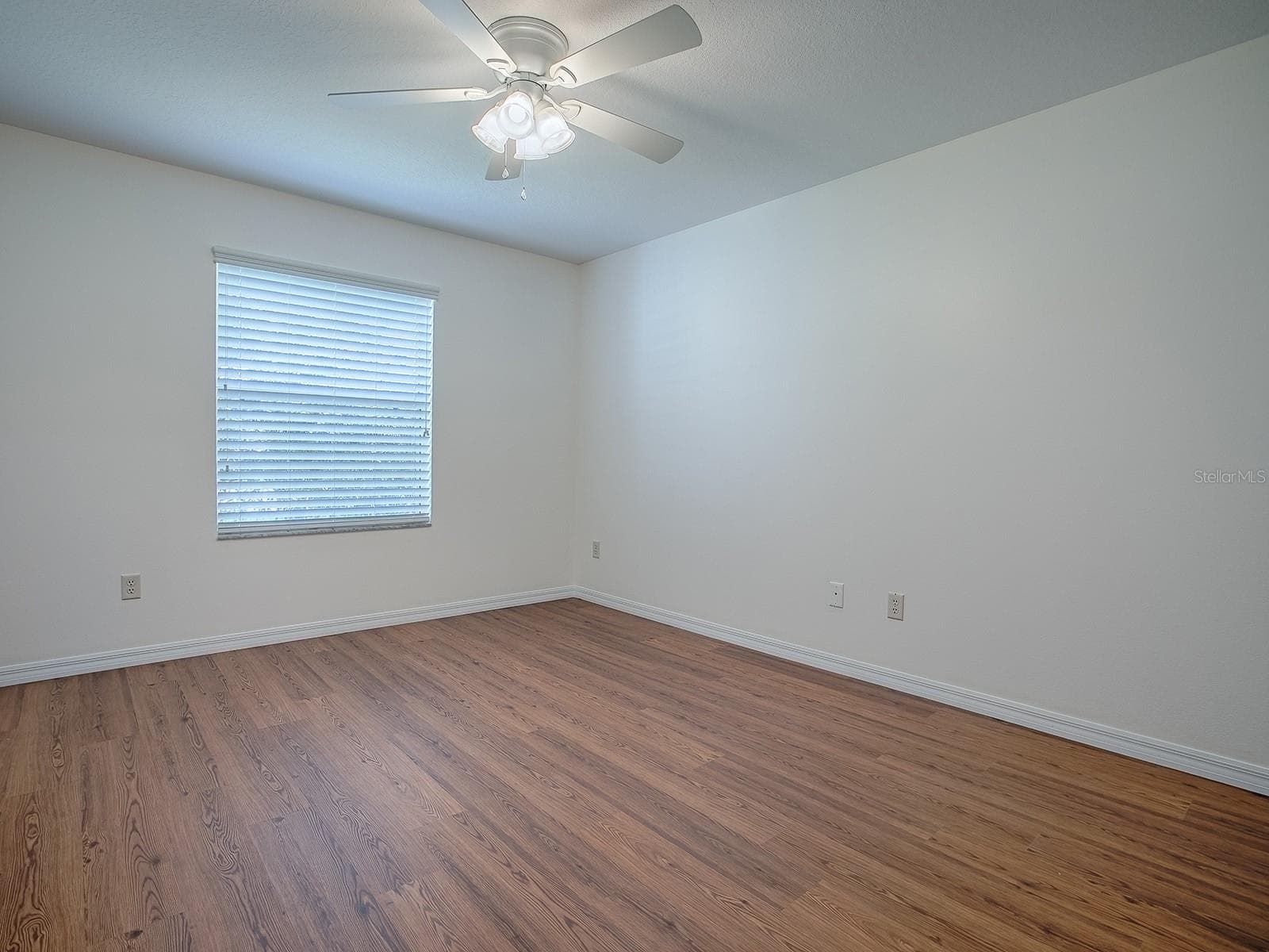 1521 HOLLYBERRY PLACE — photo 21 of 27