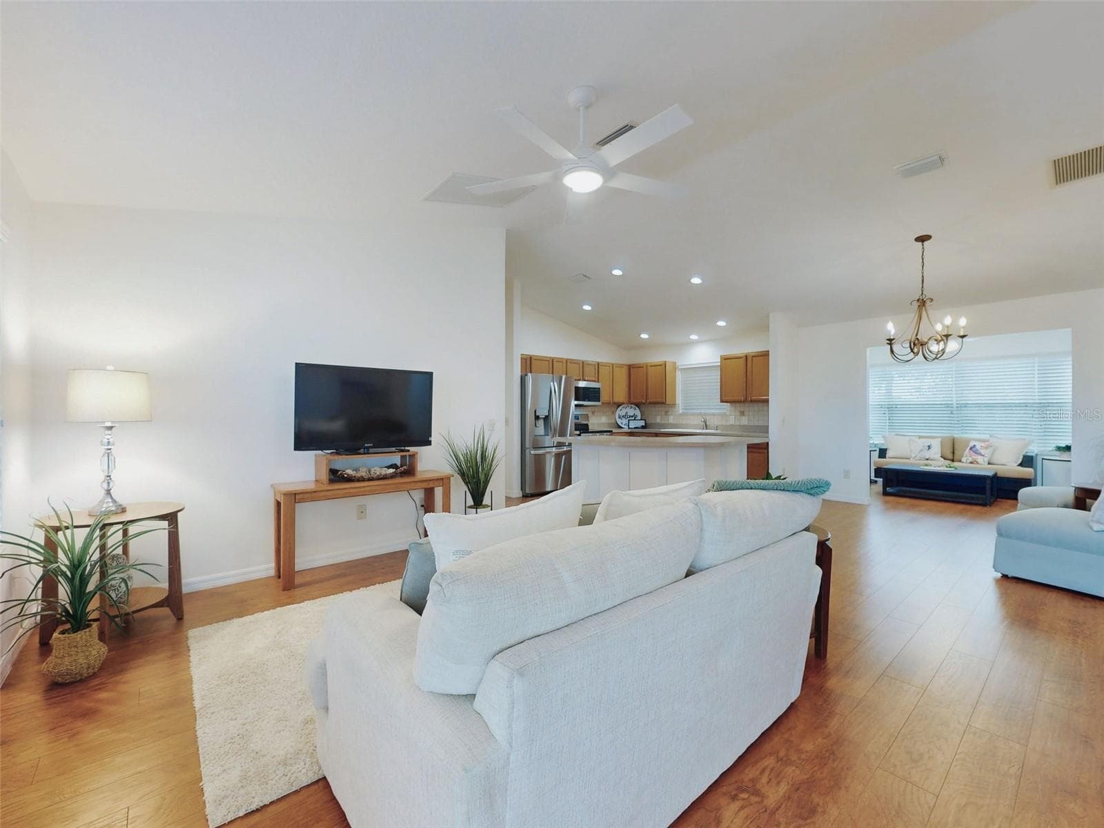 1521 HOLLYBERRY PLACE — photo 3 of 27